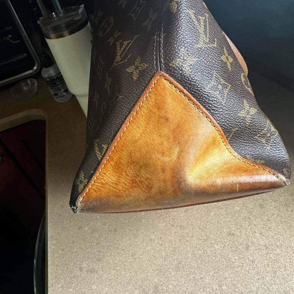Louis Vuitton Cabas Mezzo Monogram Tote | Vintage Authentic LV Shoulder Bag - Picture 6 of 13